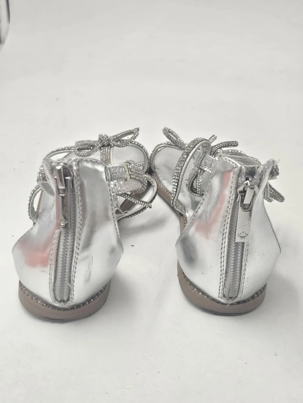 Nina Kids Solace Silver Rhinestone Bow Sandals Youth Size 2 Dress Shoes